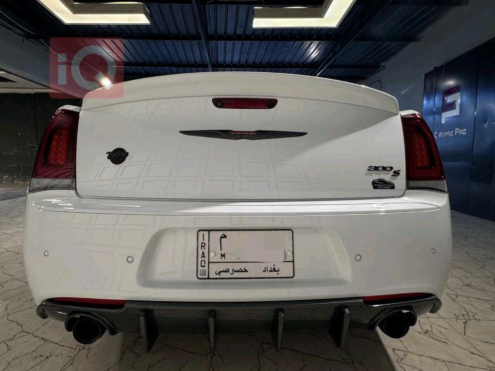 کرایسلەر 300